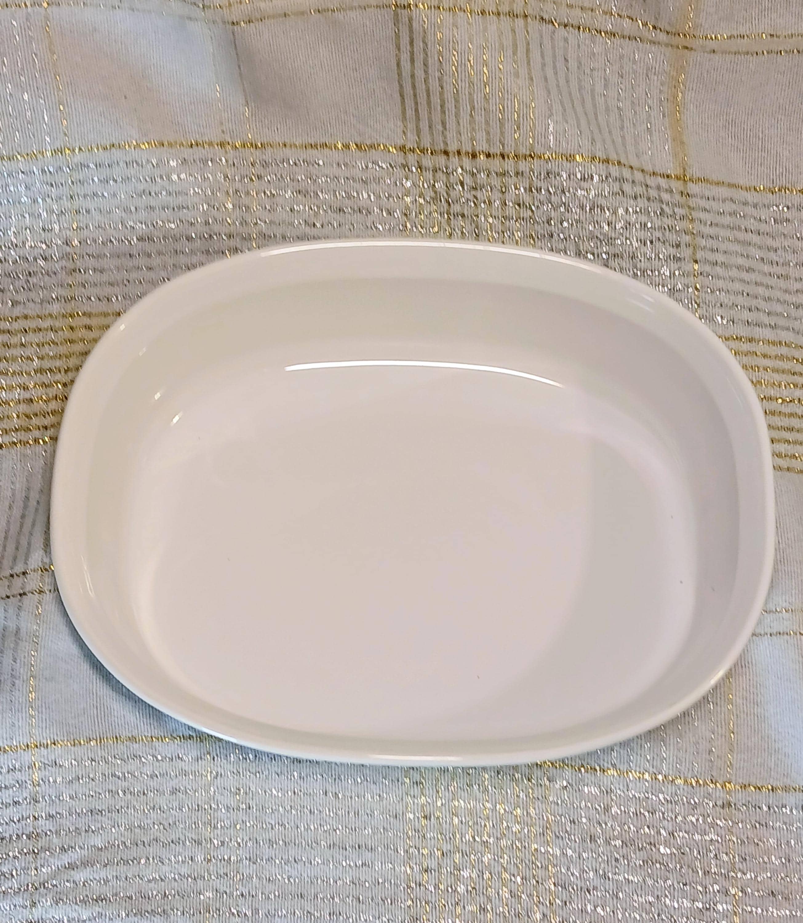 Corning Ware French White 2 Quart Oval Casserole F-12-B with Pyrex Lid