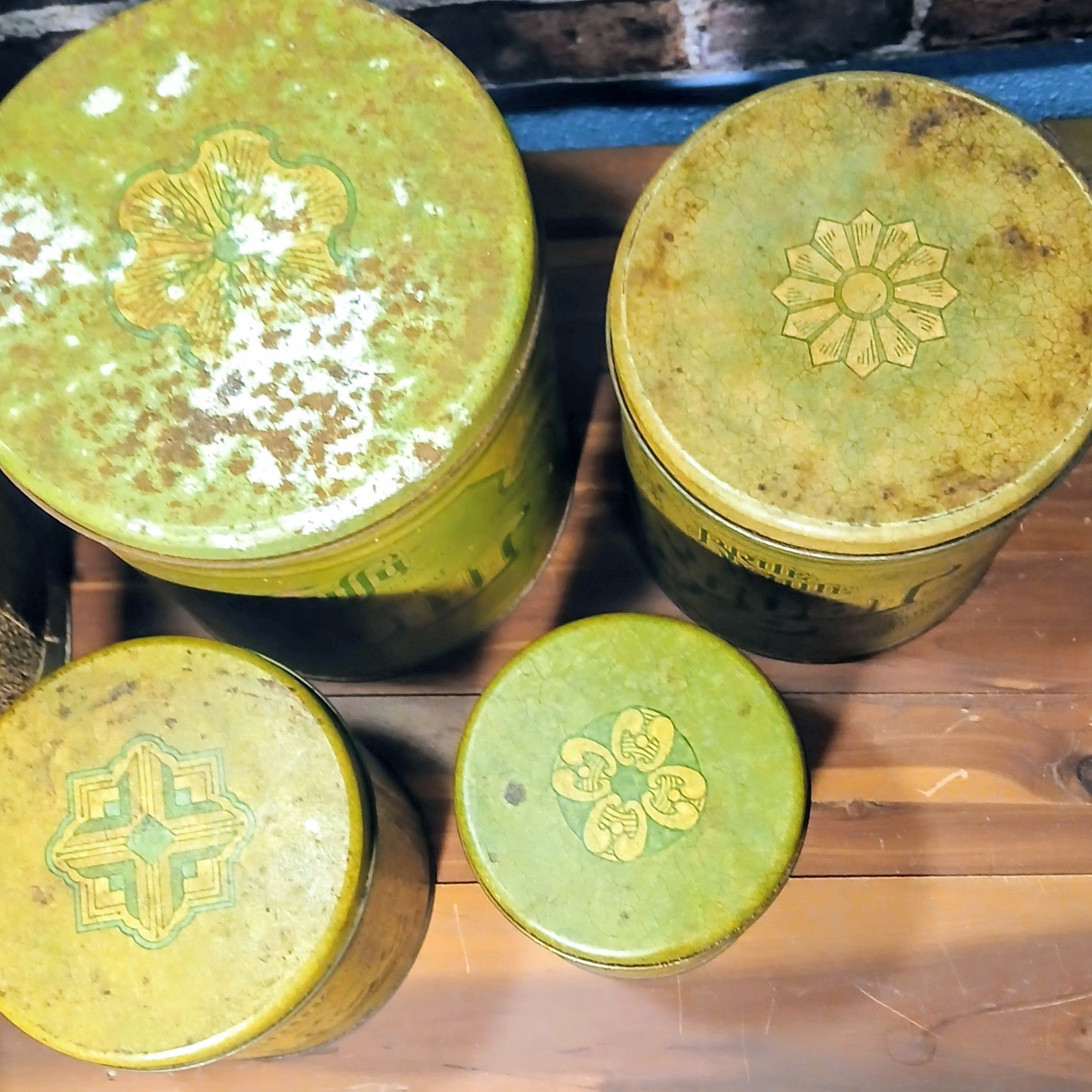 Vintage Canister set - Ballonoff Nesting Tins