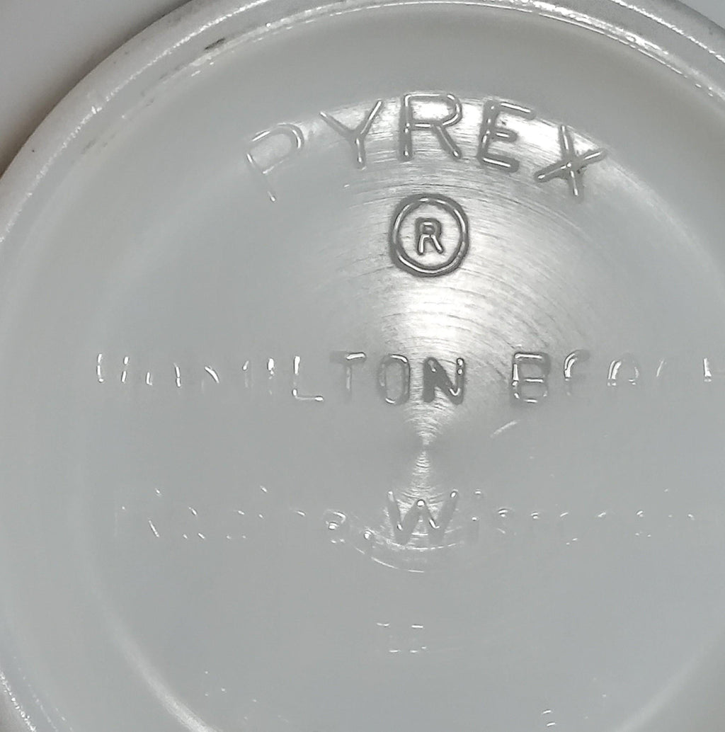 Vintage Milk Glass Pyrex Mixer Bowls – Hamilton Beach #12 & #6 Set