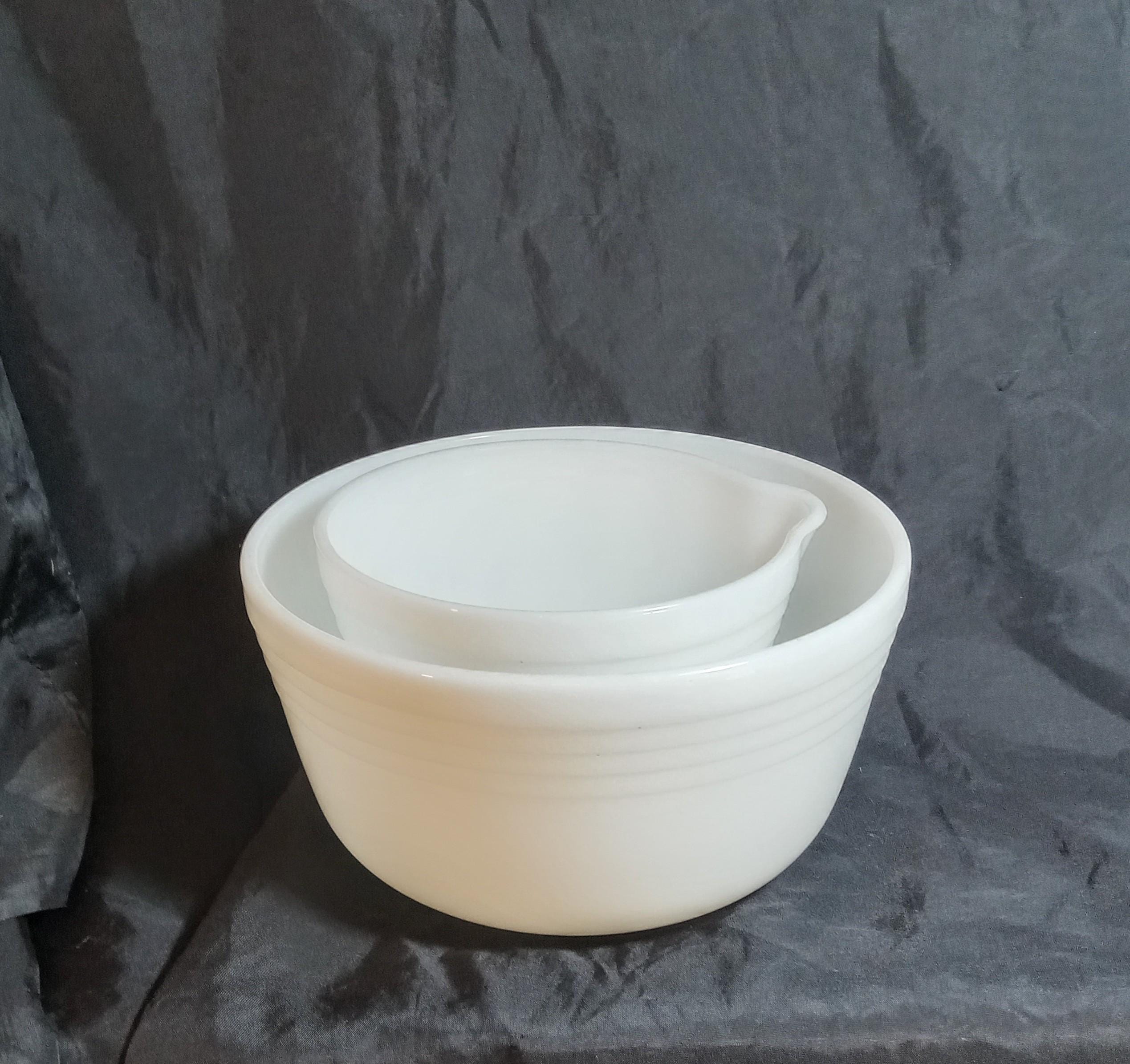 Vintage Milk Glass Pyrex Mixer Bowls – Hamilton Beach #12 & #6 Set