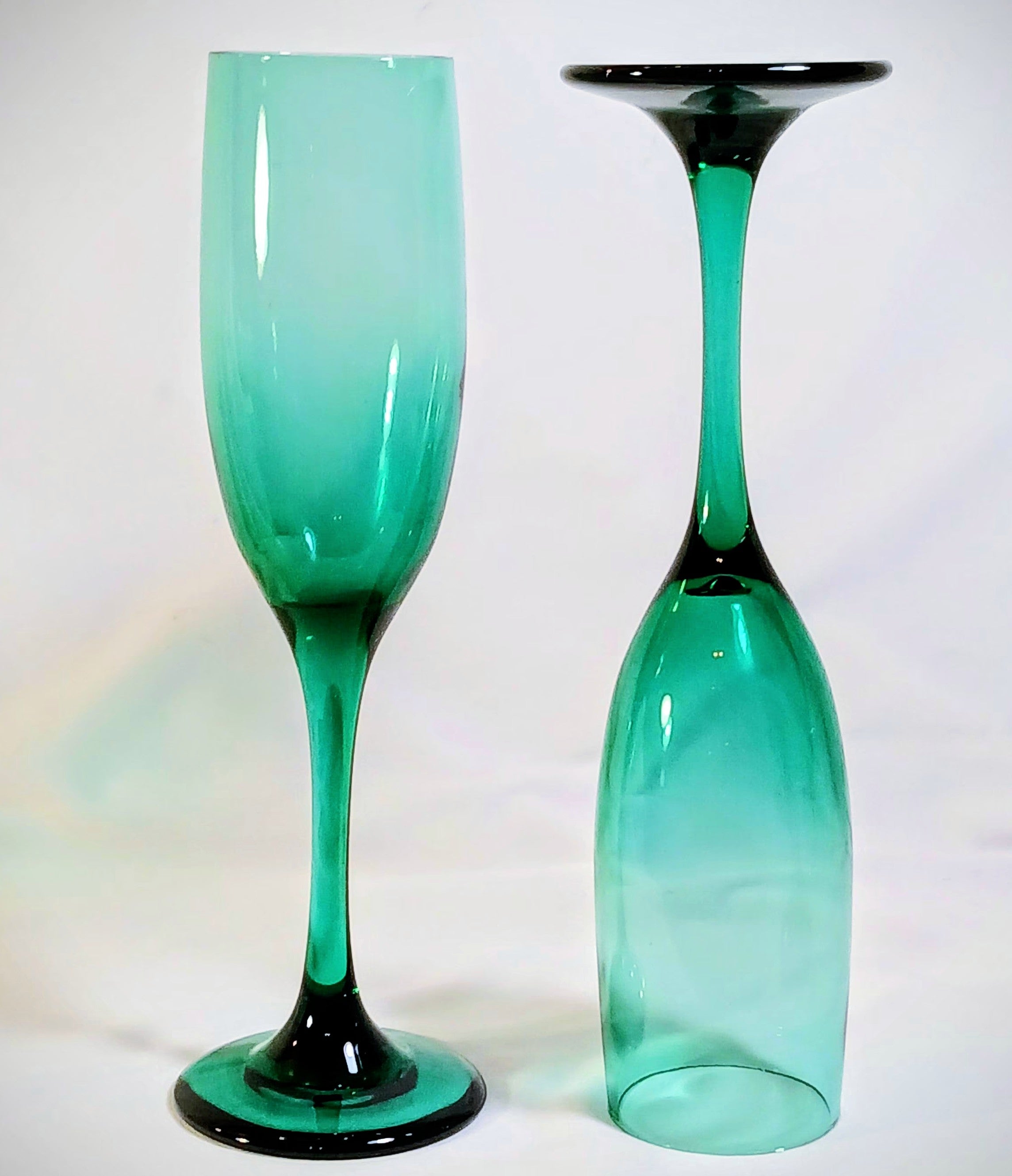 Champagne Flutes – Vintage Emerald Green, Long Stemmed Champagne Glasses