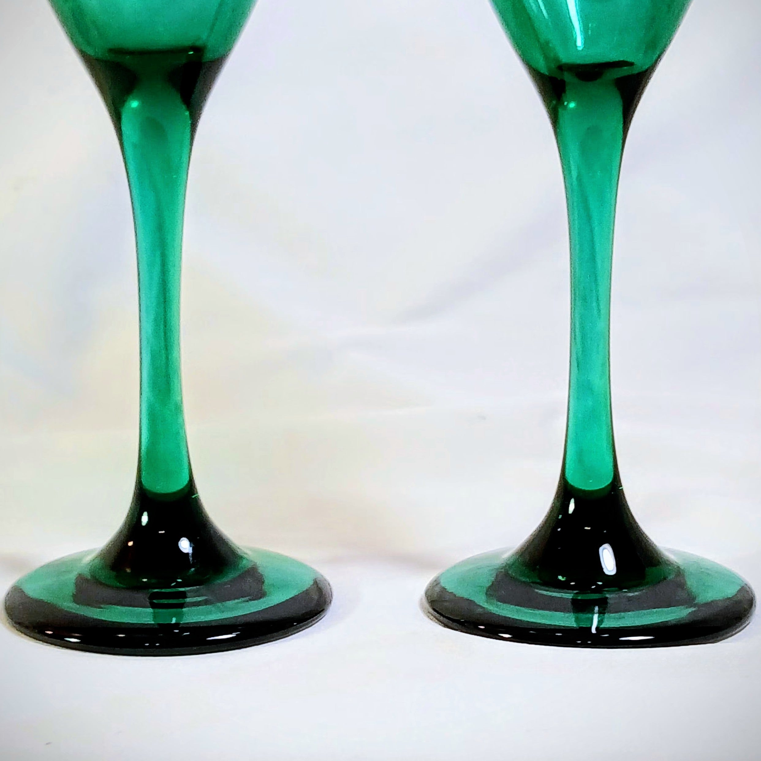 Champagne Flutes – Vintage Emerald Green, Long Stemmed Champagne Glasses